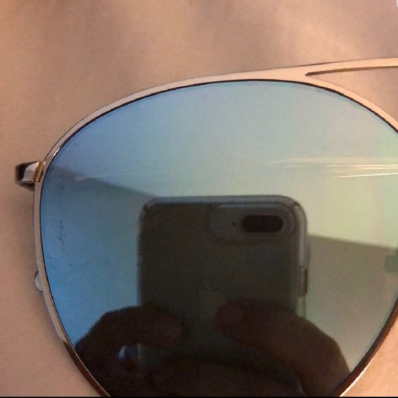 SOLD!  Quay High Key Bue Mirror Aviator Sunglasses - Picture 3 of 8